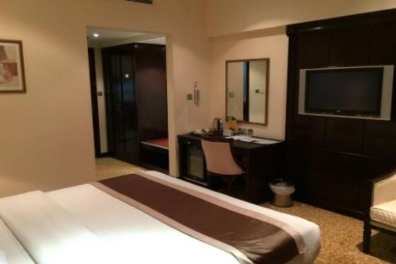 London Suites Hotel Дубай Экстерьер фото