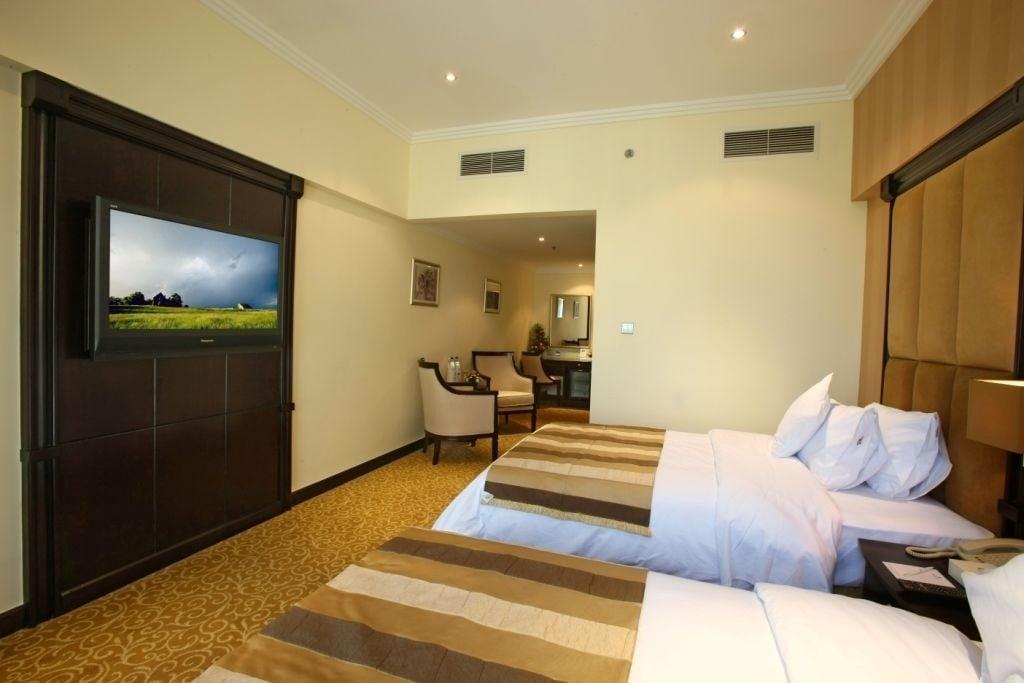 London Suites Hotel Дубай Экстерьер фото
