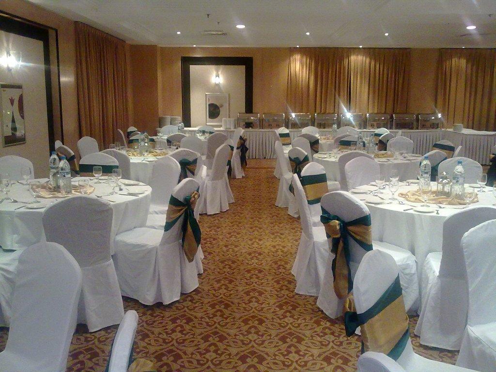 London Suites Hotel Дубай Экстерьер фото