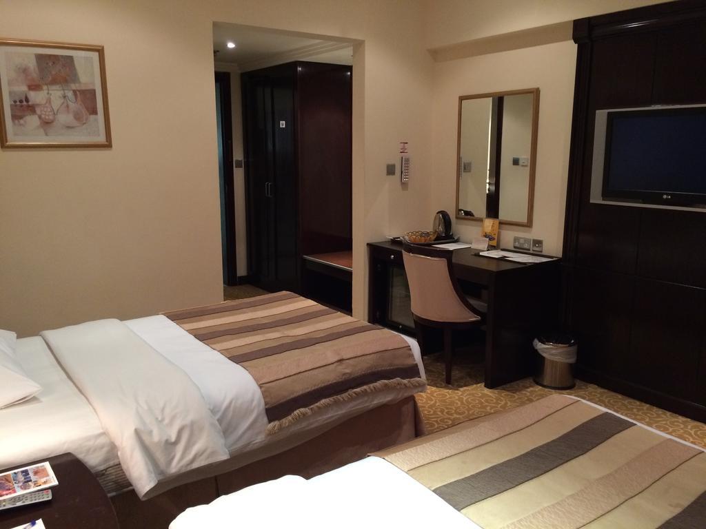 London Suites Hotel Дубай Экстерьер фото